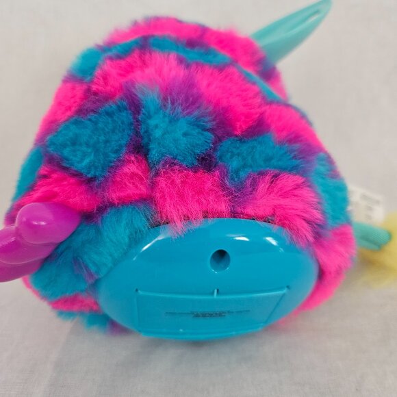 Hasbro Furby Boom Pink & Blue Hearts – Interactive Electronic Toy – 6” - Picture 8 of 11